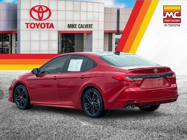 Used 2025 Toyota Camry XSE FWD image 3