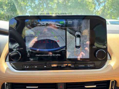 Used 2023 Nissan Rogue Platinum w/ Platinum Premium Package FWD image 29