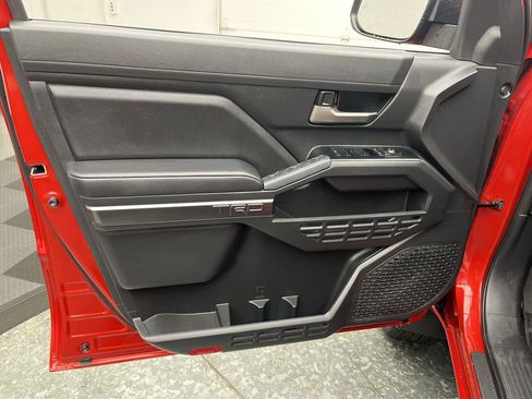 Used 2025 Toyota Tacoma TRD Sport AWD/4WD image 7