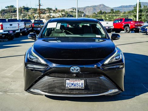 Used 2022 Toyota Mirai XLE image 2