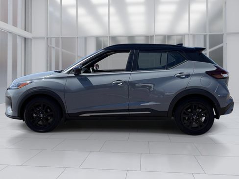 Used 2022 Nissan Kicks SR FWD image 3