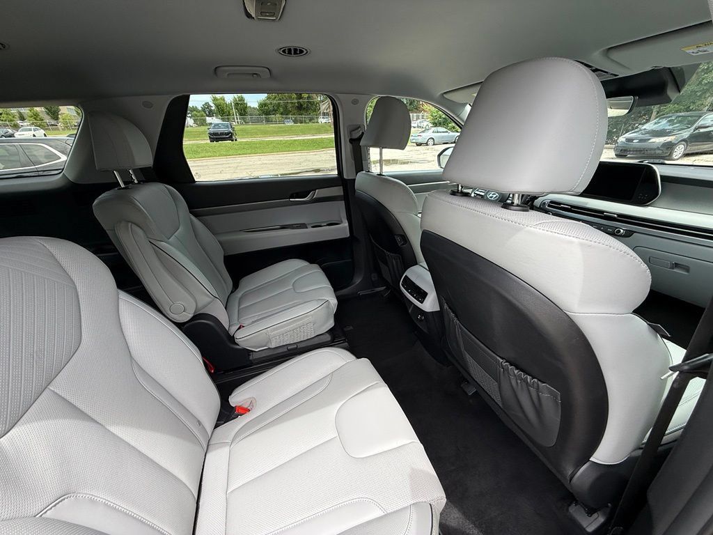 Used 2024 Hyundai Palisade SEL FWD image 39