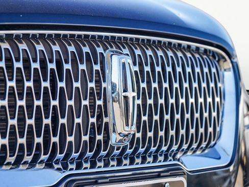 Used 2021 Lincoln Corsair Reserve w/ Equipment Group 201A image 3