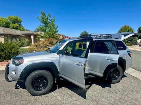Used 2019 Toyota 4Runner SR5 AWD/4WD image 8