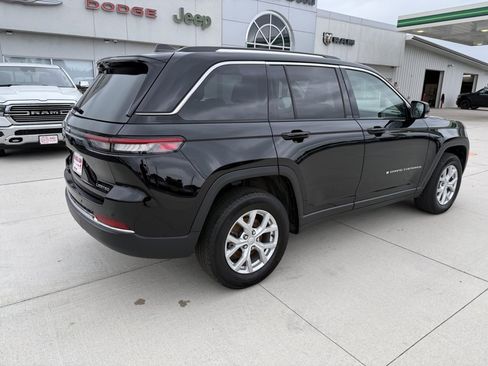 Used 2024 Jeep Grand Cherokee Limited AWD/4WD image 8