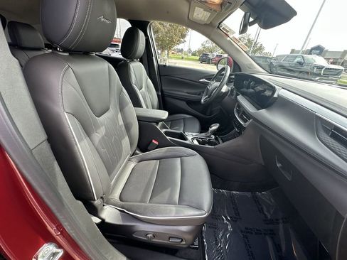 Certified 2024 Buick Encore GX Avenir image 25