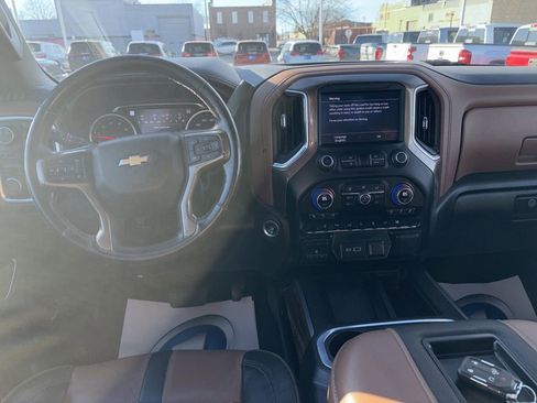 Used 2022 Chevrolet Silverado 2500 High Country image 32