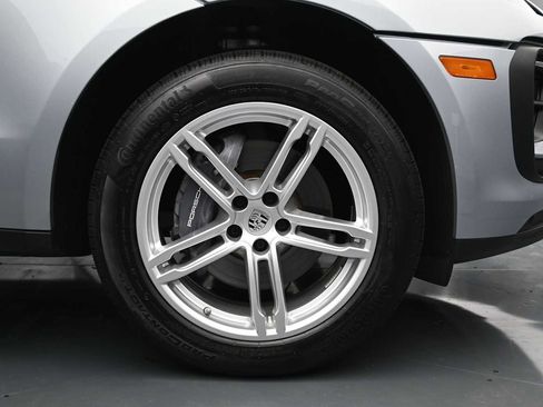 Certified 2025 Porsche Macan AWD/4WD image 22