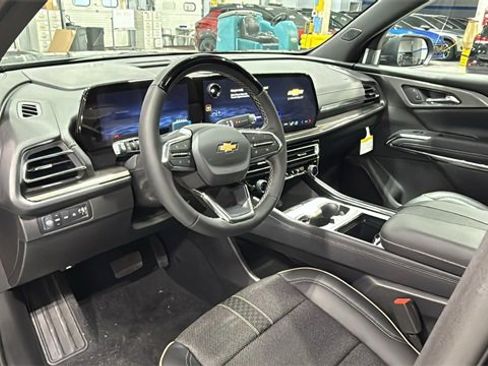 New 2026 Chevrolet Traverse High Country w/ LPO, Floor Liner Package image 9