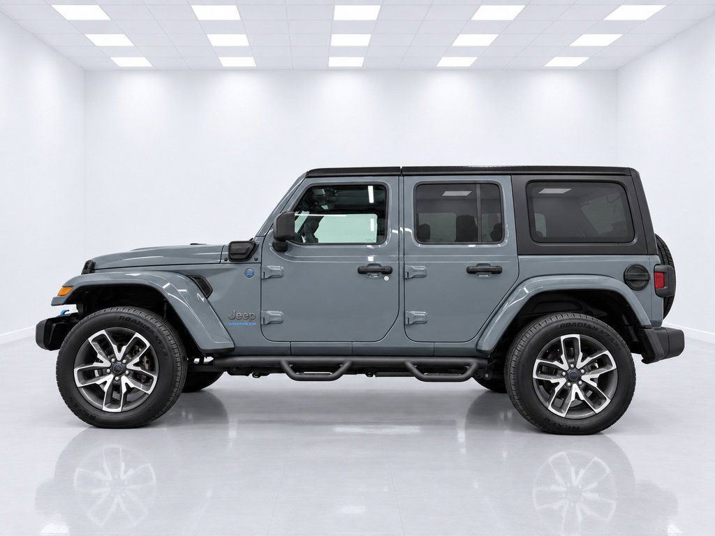 Used 2024 Jeep Wrangler Unlimited w/ Convenience Group AWD/4WD image 4