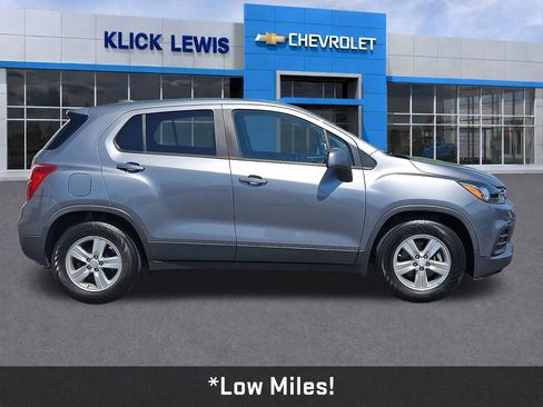 Used 2020 Chevrolet Trax LS w/ Tint and Cruise Package FWD image 9