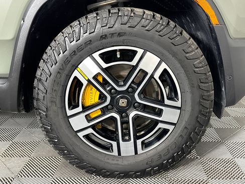 Used 2022 Rivian R1T Launch Edition image 29