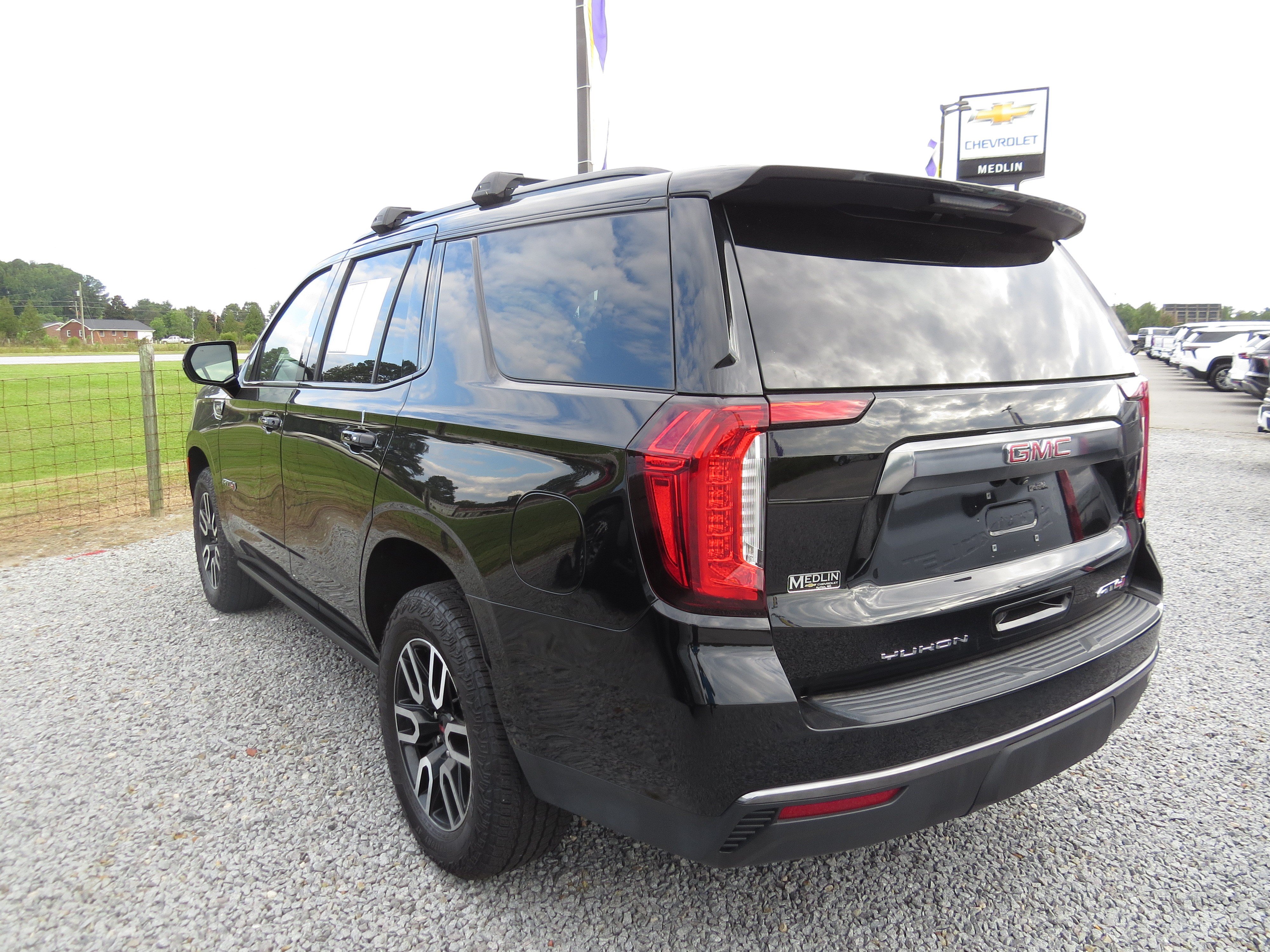 Used 2023 GMC Yukon AT4 AWD/4WD image 34