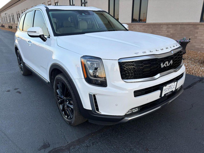 Used 2022 Kia Telluride SX w/ Towing Package FWD image 2