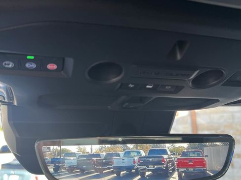 Used 2025 GMC Hummer EV 2X image 17