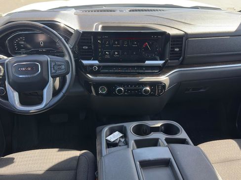 Used 2022 GMC Sierra 1500 Elevation w/ LPO, Elevation Black Package image 9