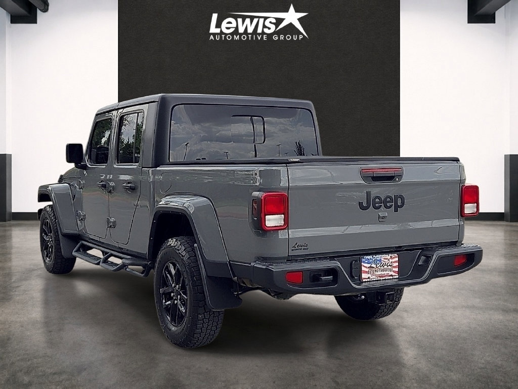 Used 2022 Jeep Gladiator Sport AWD/4WD image 3