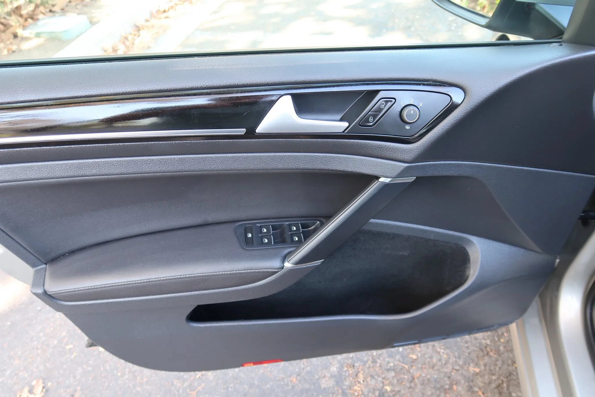 Used 2015 Volkswagen Golf SEL FWD image 17