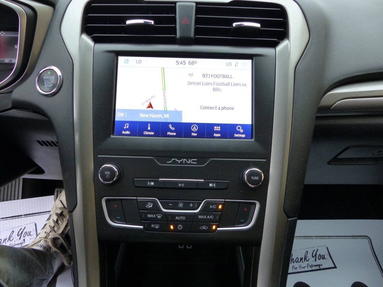 Used 2020 Ford Fusion SE FWD image 40