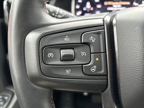 Used 2024 GMC Sierra 2500 AT4 w/ Technology Package image 18