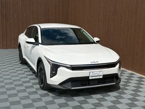 Used 2025 Kia K4 EX FWD image 10