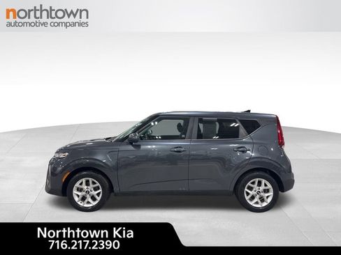 Certified 2020 Kia Soul S image 22