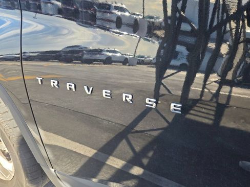 Used 2018 Chevrolet Traverse LT FWD image 12