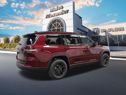 New 2026 Jeep Grand Cherokee L 4WD image 3