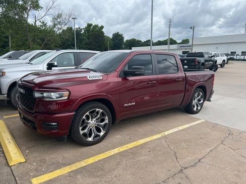 Used 2025 RAM 1500 Big Horn AWD/4WD image 4