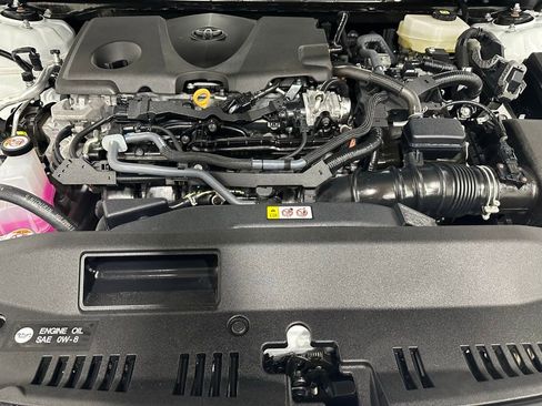 Used 2026 Toyota Camry Hybrid FWD image 68