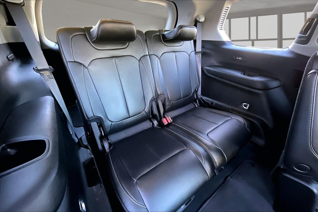Used 2023 Jeep Grand Cherokee L Limited w/ Rear Seat Video Group I AWD/4WD image 27