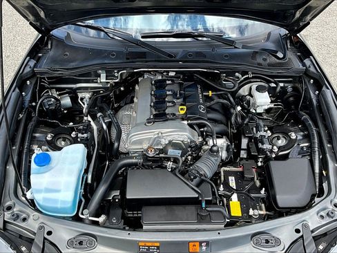Used 2021 MAZDA MX-5 Miata RF Grand Touring image 9