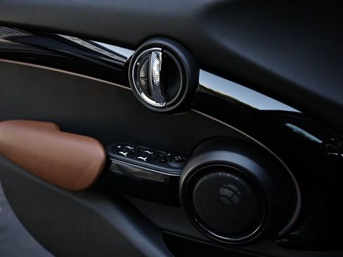 Used 2023 MINI Cooper S image 16