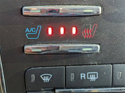 Used 2015 Lincoln Navigator 2WD image 25