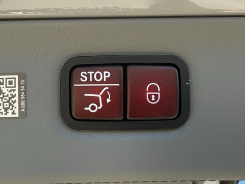 New 2025 Mercedes-Benz Maybach EQS 680 4MATIC image 13