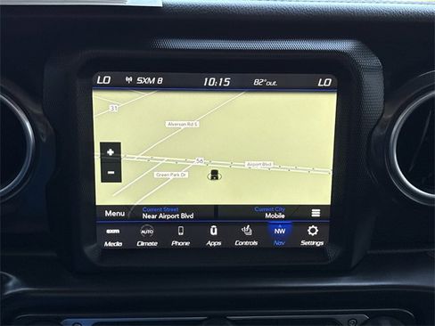 Used 2022 Jeep Wrangler Unlimited Rubicon w/ Trailer Tow Package image 18