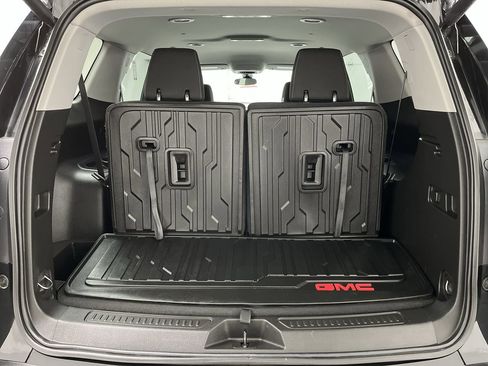 Certified 2023 GMC Acadia SLE w/ Driver Convenience Package image 30