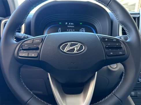 New 2025 Hyundai Venue SEL image 19