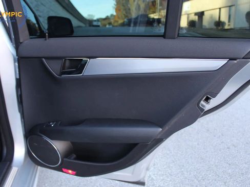 Used 2008 Mercedes-Benz C 300 Sedan w/ P1 Pkg image 44