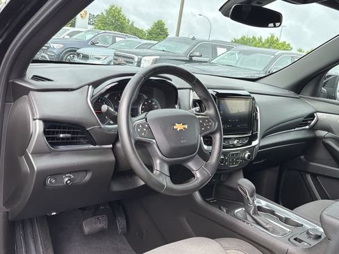 Used 2023 Chevrolet Traverse LT AWD/4WD image 10