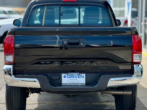 Used 2016 Toyota Tacoma SR image 27