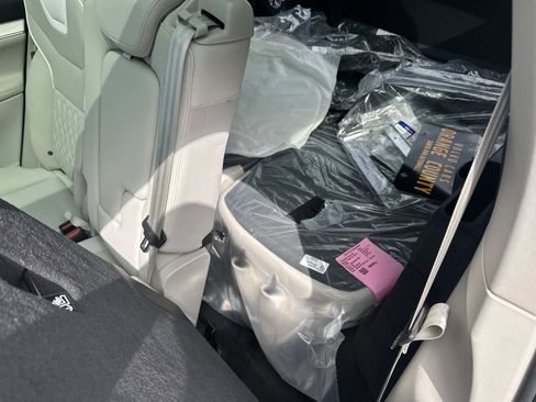 New 2025 Volvo EX90 Ultra w/ Protection Package Premier image 18