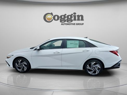 New 2026 Hyundai Elantra Limited FWD image 2