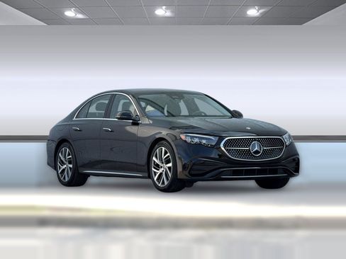 Used 2025 Mercedes-Benz E 350 Sedan image 7