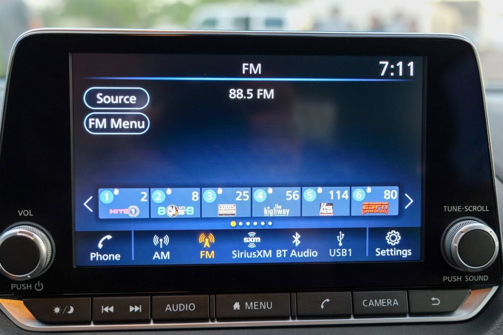Used 2023 Nissan Sentra SR w/ SR Premium Package FWD image 52