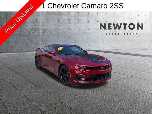 Used 2021 Chevrolet Camaro SS RWD image 1