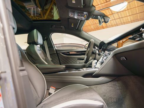 Used 2025 Bentley Flying Spur Speed image 23