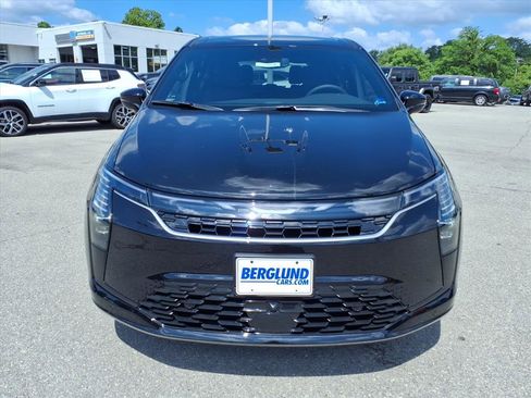New 2027 Chrysler Pacifica Select AWD/4WD image 9