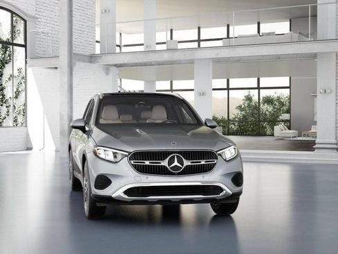 Used 2026 Mercedes-Benz GLC 300 4MATIC image 8