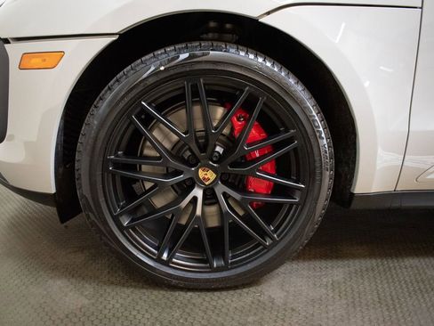 New 2026 Porsche Macan GTS image 15